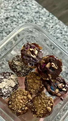 Protein Shnickers 💪🏼🍫🥜 Layer in mini muffin pan: 1. 1/2… · posted Oct 5 · 0.5 saves per 100 plays